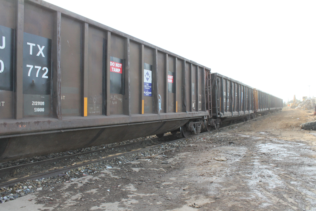 railroad-cars-for-recycle-transport-stockton